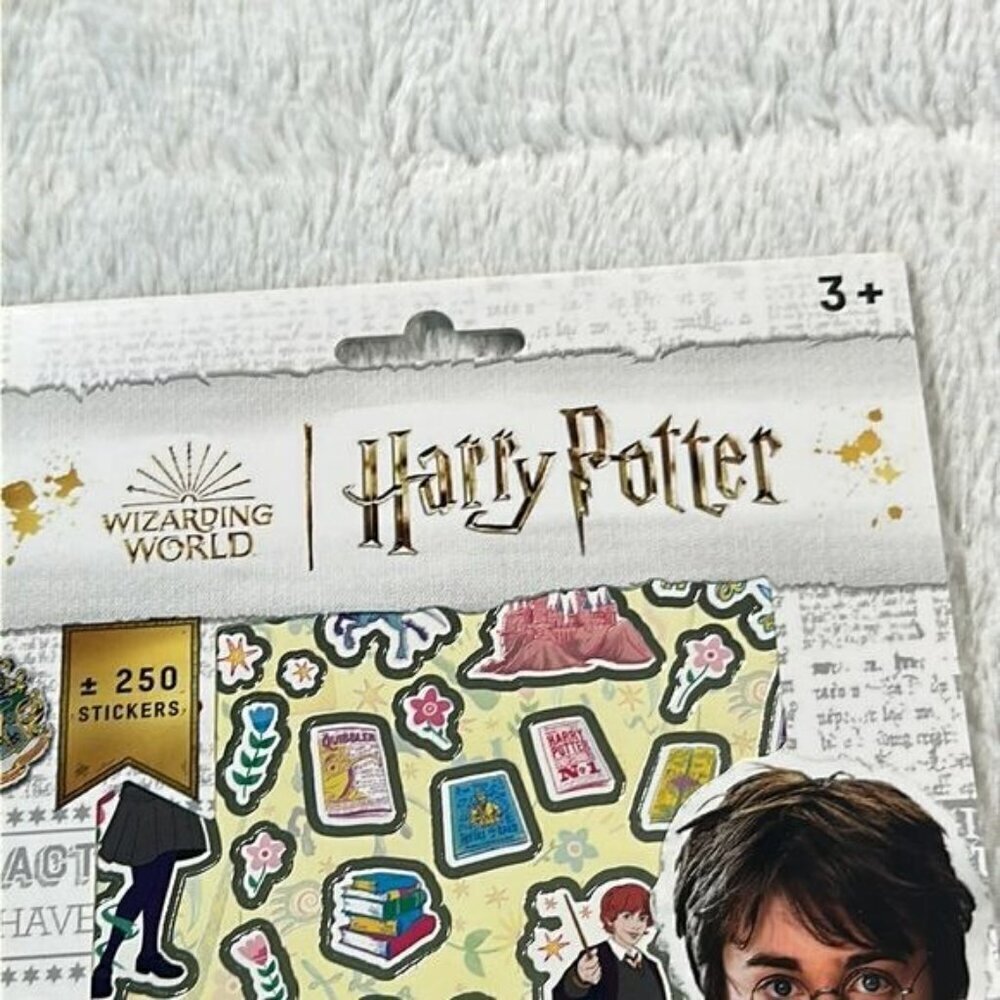 Harry Potter Sticker Booklet Stickers approx 250 scrapbook stickers Licensed NEW - Picture 4 of 13